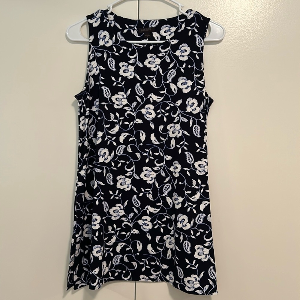 J.Jill blue floral wearever collection top size small